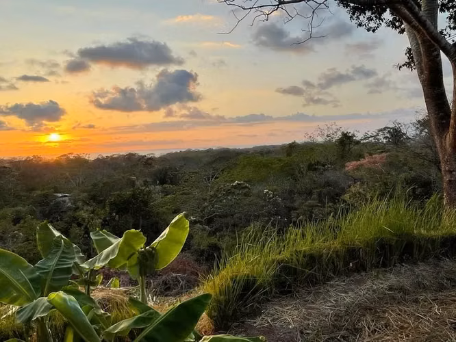 Lote de 6,300m² con hermosas vistas al valle, al mar y al atardecer cerca de Playa Hermosa - Imagen 8