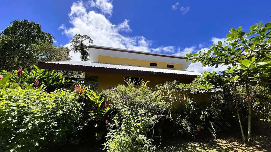 HERMOSA CASA EN VENTA EN VALLE AZUL – CERCA DE LA FORTUNA, COSTA RICA - Imagen 12