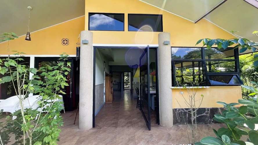BEAUTIFUL HOME FOR SALE IN VALLE AZUL – NEAR LA FORTUNA, COSTA RICA