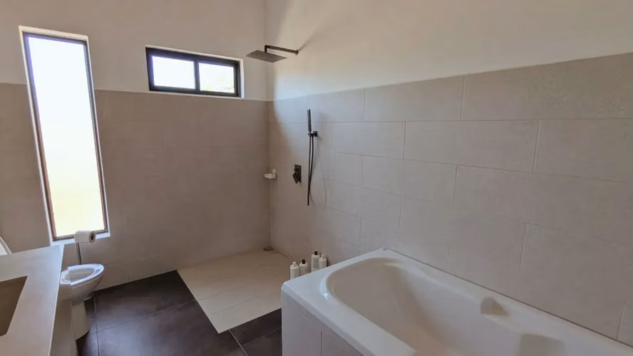 Casa a estrenar de 3 dormitorios con impresionantes vistas en Santiago, a pasos de Santa Teresa y Playa Hermosa. - Imagen 9