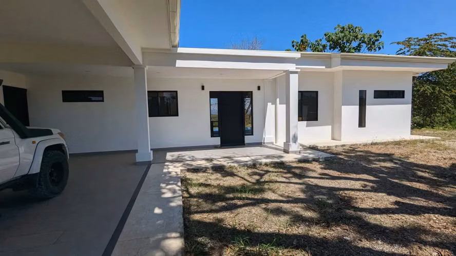 Casa a estrenar de 3 dormitorios con impresionantes vistas en Santiago, a pasos de Santa Teresa y Playa Hermosa. - Imagen 11