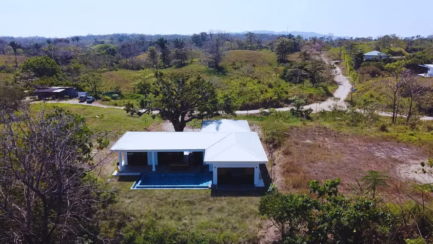 Casa a estrenar de 3 dormitorios con impresionantes vistas en Santiago, a pasos de Santa Teresa y Playa Hermosa. - Imagen 14