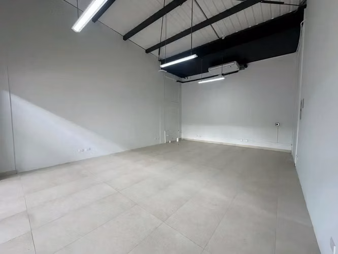 Espacio de oficina/comercial moderno a estrenar en Jacó, Costa Rica - Ubicación privilegiada - Imagen 8