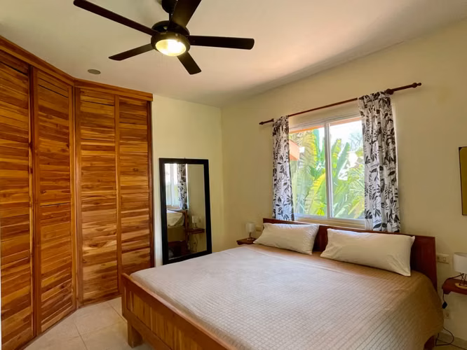 Casa de 2 dormitorios en excelente ubicación + 6 apartamentos de alquiler y piscina a pasos de la playa en el corazón de Santa Teresa - Imagen 20