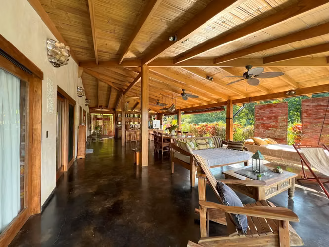 Finca de lujo en Santa Teresa Hills: 3 villas, 1 casa, terraza de yoga, 3 piscinas y vistas al océano y a la selva. - Imagen 6