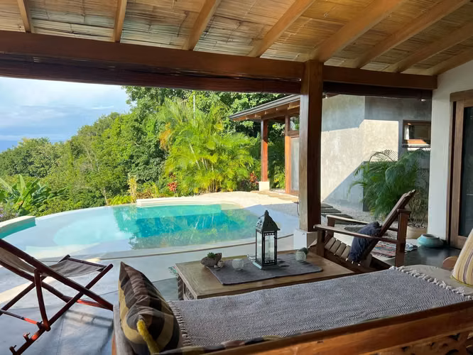 Finca de lujo en Santa Teresa Hills: 3 villas, 1 casa, terraza de yoga, 3 piscinas y vistas al océano y a la selva. - Imagen 4