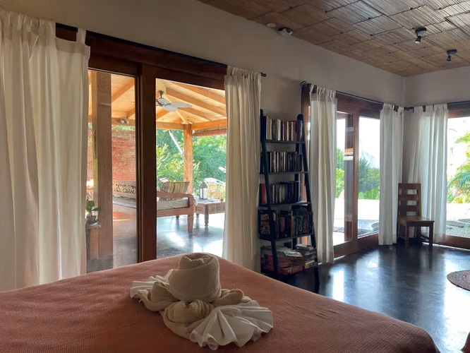 Finca de lujo en Santa Teresa Hills: 3 villas, 1 casa, terraza de yoga, 3 piscinas y vistas al océano y a la selva. - Imagen 7