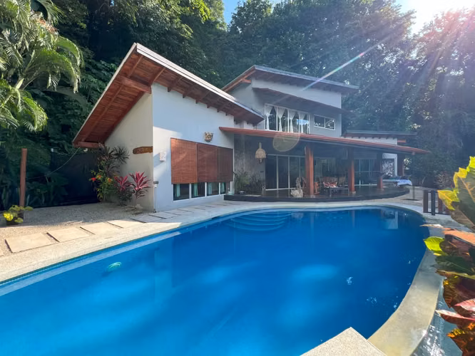Finca de lujo en Santa Teresa Hills: 3 villas, 1 casa, terraza de yoga, 3 piscinas y vistas al océano y a la selva. - Imagen 13