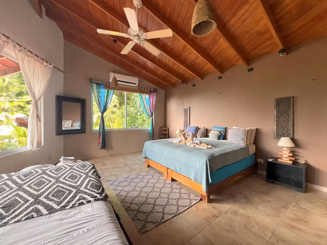 Finca de lujo en Santa Teresa Hills: 3 villas, 1 casa, terraza de yoga, 3 piscinas y vistas al océano y a la selva. - Imagen 19