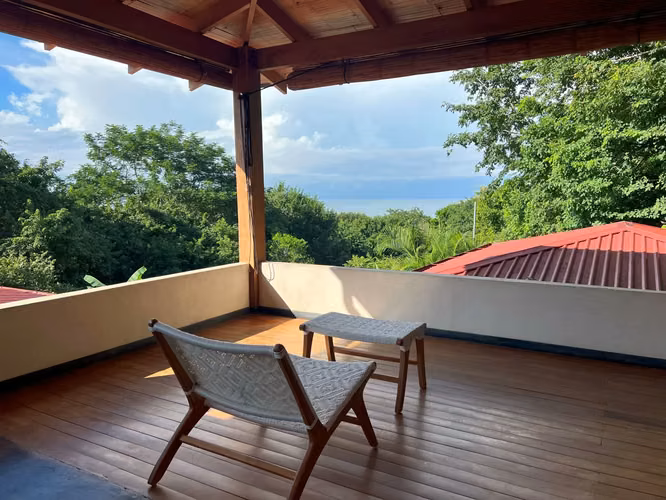 Finca de lujo en Santa Teresa Hills: 3 villas, 1 casa, terraza de yoga, 3 piscinas y vistas al océano y a la selva. - Imagen 10