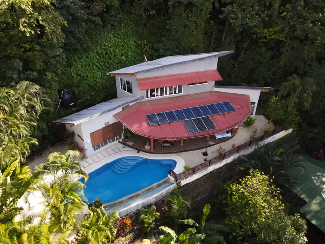 Finca de lujo en Santa Teresa Hills: 3 villas, 1 casa, terraza de yoga, 3 piscinas y vistas al océano y a la selva. - Imagen 14