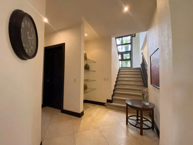 Casa de Lujo en Hacienda Los Reyes con Piscina Privada y vista al campo de Golf - Imagen 17