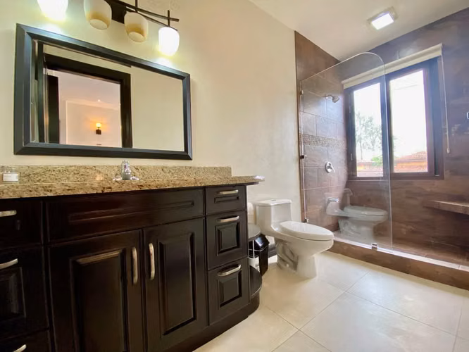 Casa de Lujo en Hacienda Los Reyes con Piscina Privada y vista al campo de Golf - Imagen 20