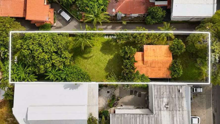 Terreno comercial de primera categoría en la calle Lapa Verde | Oportunidad de inversión de 931 m² en Jacó
