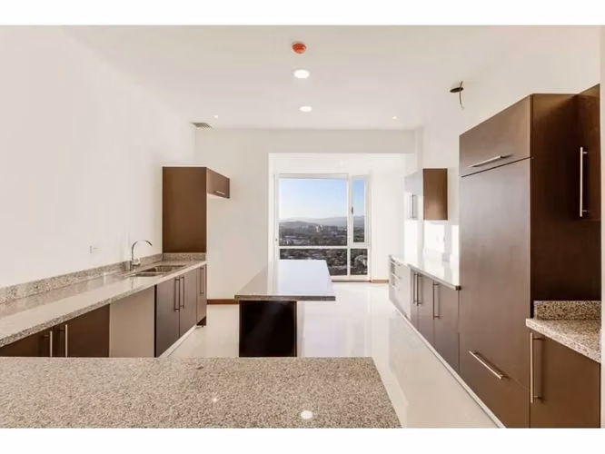 Espacioso Apartamento de Lujo con Vistas Panorámicas en Escazú, San José - Imagen 5