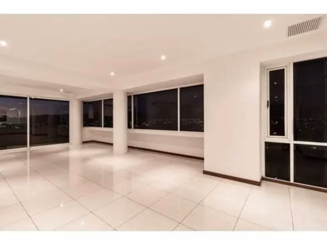 Espacioso Apartamento de Lujo con Vistas Panorámicas en Escazú, San José - Imagen 13