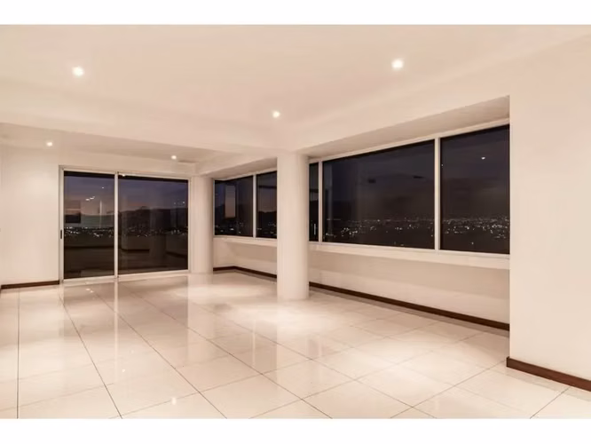 Espacioso Apartamento de Lujo con Vistas Panorámicas en Escazú, San José - Imagen 16