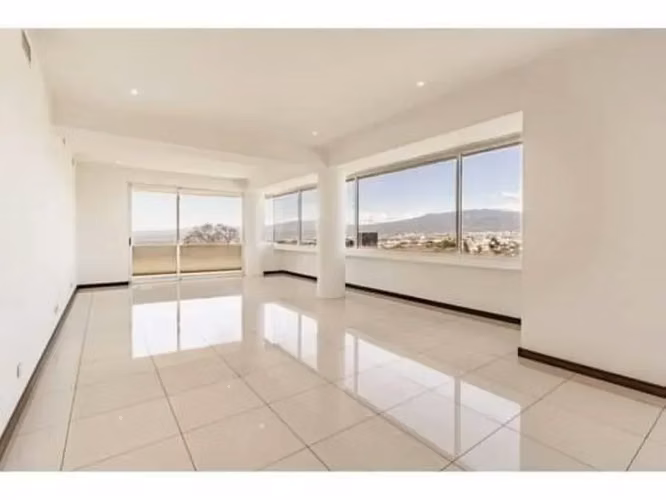 Espacioso Apartamento de Lujo con Vistas Panorámicas en Escazú, San José - Imagen 11