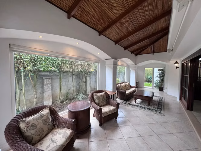 Casa de Lujo en Bosques de Lindora, Santa Ana - Imagen 10