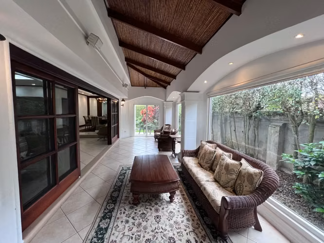Casa de Lujo en Bosques de Lindora, Santa Ana - Imagen 12