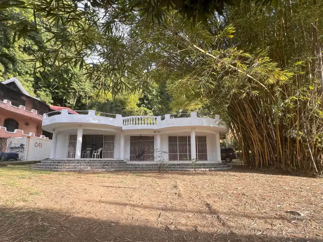 Casa Blanca – Coastal Living – Commercial Opportunity!
