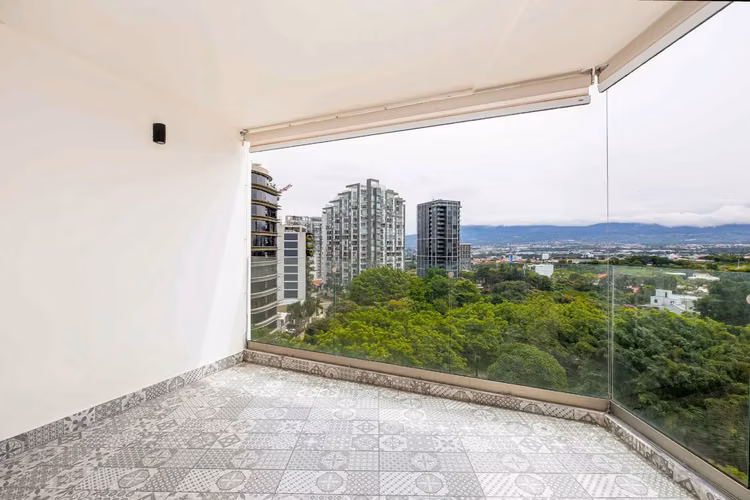 Luxury 3 bedroom Apartment in Nunciatura