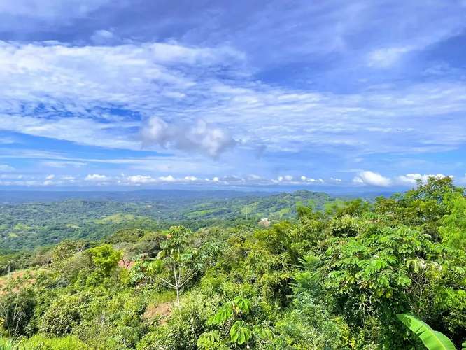 HERMOSA CASA CON VISTAS AL GOLFO DE NICOYA EN VENTA – SAN RAMÓN, ALAJUELA - Imagen 2