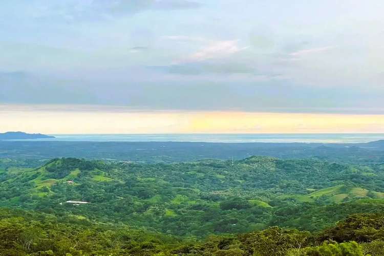 HERMOSA CASA CON VISTAS AL GOLFO DE NICOYA EN VENTA – SAN RAMÓN, ALAJUELA - Imagen 4