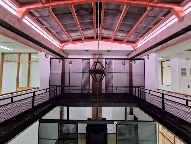Prime Espacio Comercial Moderno de 741m2 en Escazú, San José - Imagen 9