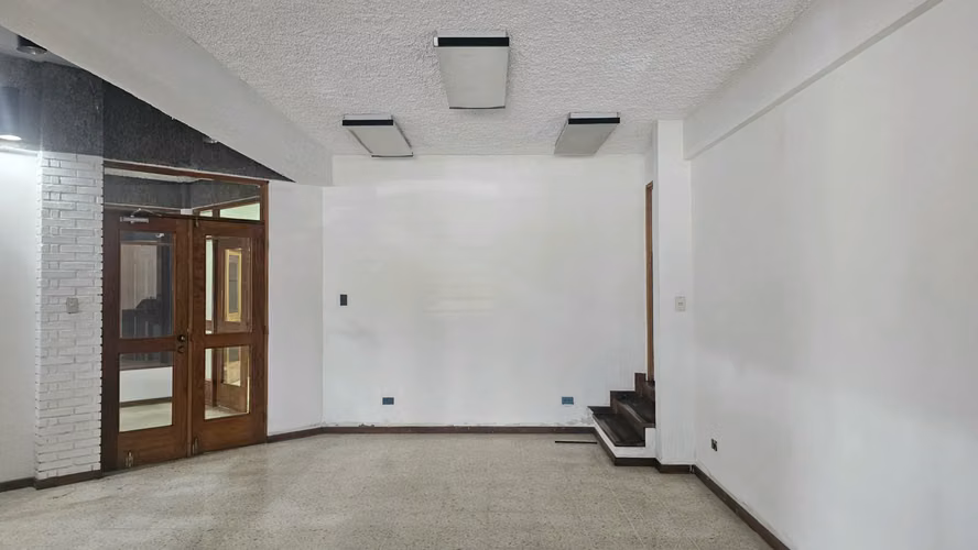 Prime Espacio Comercial Moderno de 741m2 en Escazú, San José