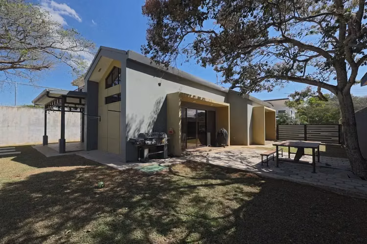 Impresionante casa moderna nueva de 2 dormitorios y 2 baños en La Garita, Alajuela, construida en 2022 - Imagen 9