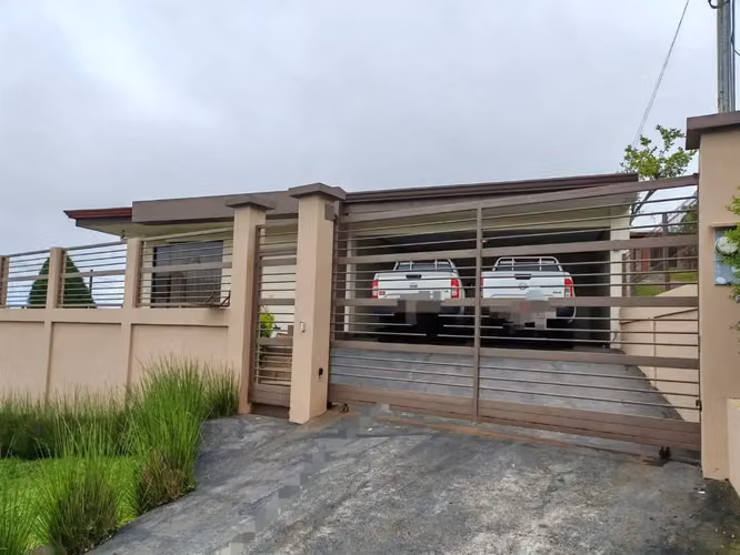Charming 3-Bedroom Home in San Ramón, Alajuela - Move-In Ready!
