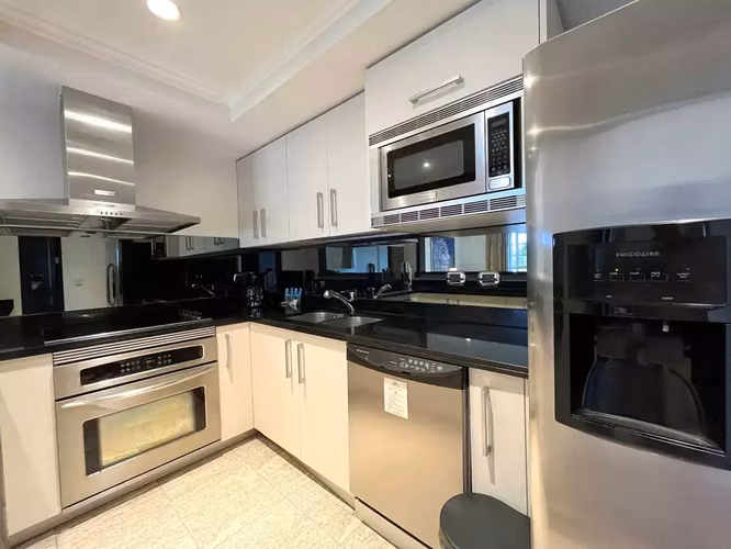 Apartamento moderno de 1 dormitorio en alquiler en la exclusiva zona de Laureles Este, Escazú. - Imagen 2