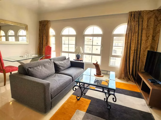 Apartamento moderno de 1 dormitorio en alquiler en la exclusiva zona de Laureles Este, Escazú.