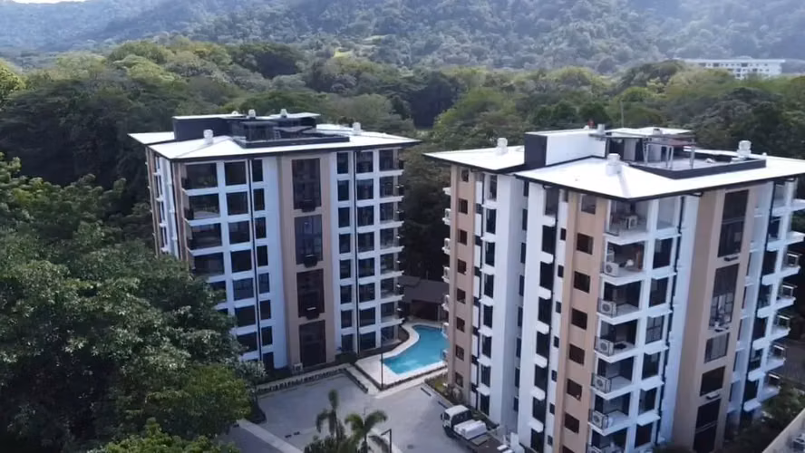 Adquiera un pedazo de paraíso: Impresionante condominio nuevo en Playa Jacó