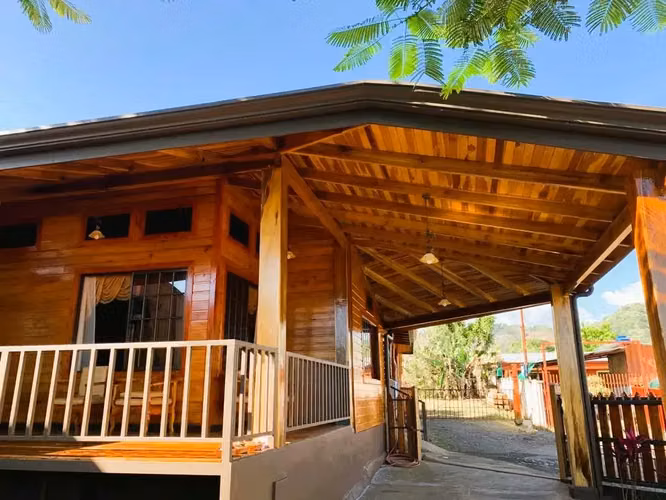 LOTE EN VENTA CON DOS HERMOSAS CASAS EN ATENAS, ALAJUELA - Imagen 2