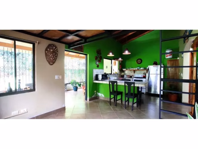 Hermosa Casa y una zona muy linda y tranquila - Imagen 9