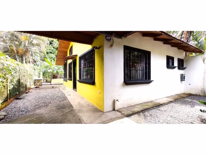 Hermosa Casa y una zona muy linda y tranquila - Imagen 3