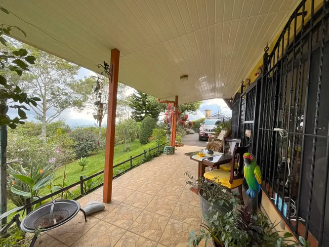 Casa en la ladera con impresionantes vistas panorámicas al valle en Santa Bárbara, Heredia - Imagen 5