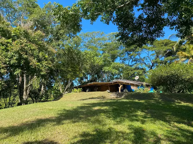 Increíble propiedad con vista al mar y potencial de desarrollo excepcional, casa estilo boho, cabaña rústica y piscina en Delicias, cerca de Montezuma. - Imagen 4