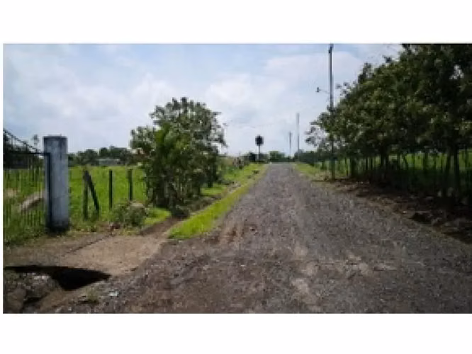 Lote plano en Turrucares - Imagen 3