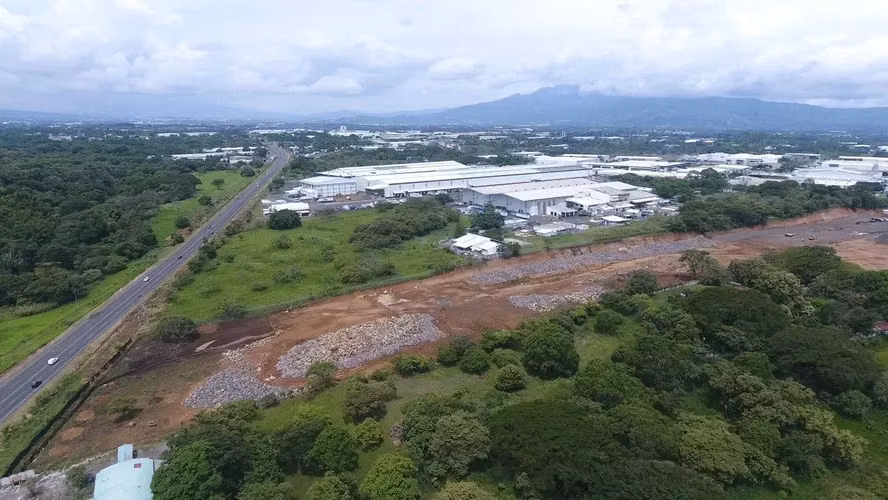 Amplio lote de 10,288 m2 en La Garita, Alajuela - Imagen 3