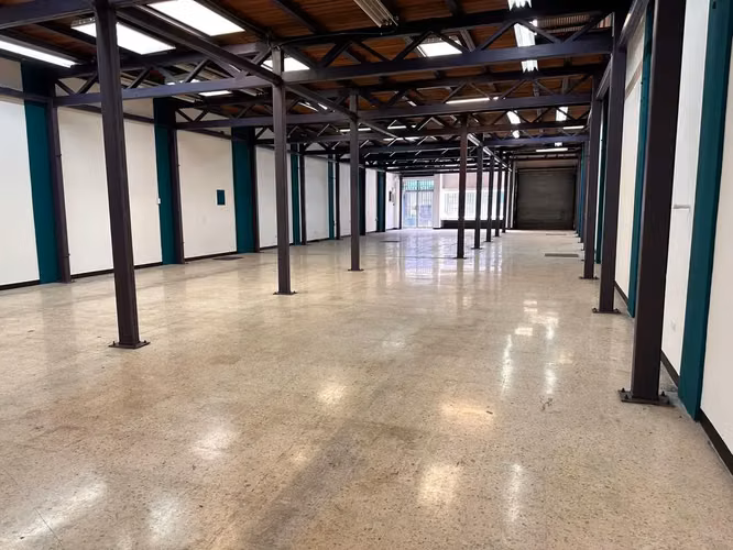 Edificio Comercial 698m² en San José Centro - Distrito Catedral | ZC-2 - Imagen 8
