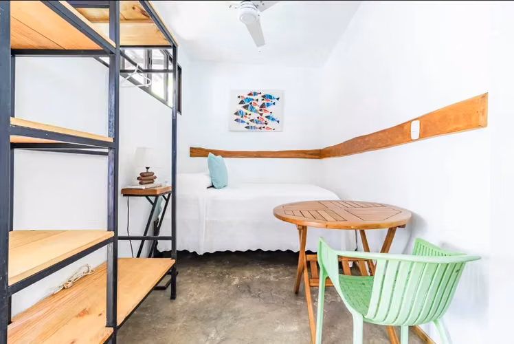 Casa de dos habitaciones con estudio y piscina a 5 minutos de la playa de Santa Teresa - Imagen 18