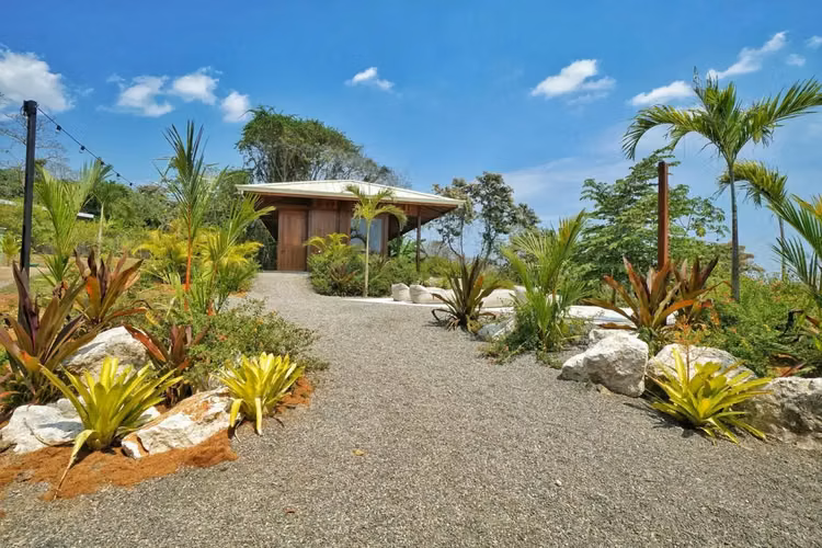 Finca estilo resort con vista al mar en la comunidad de Brisas - Imagen 17