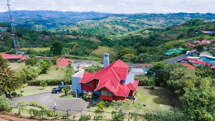 EXCLUSIVA CASA ESTILO CHALET EN VENTA EN VOLIO, SAN RAMÓN - Imagen 3