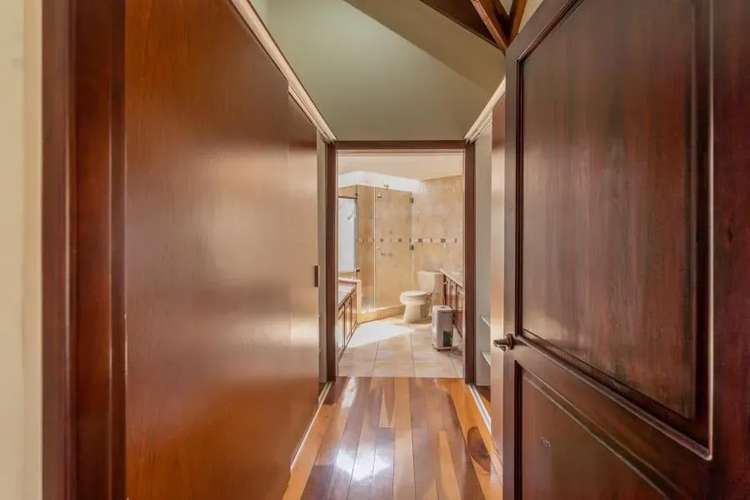 EXCLUSIVA CASA ESTILO CHALET EN VENTA EN VOLIO, SAN RAMÓN - Imagen 8