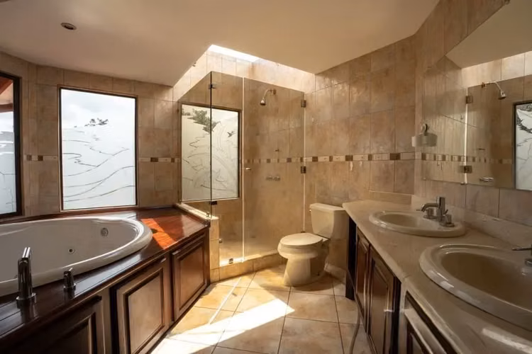 EXCLUSIVA CASA ESTILO CHALET EN VENTA EN VOLIO, SAN RAMÓN - Imagen 9