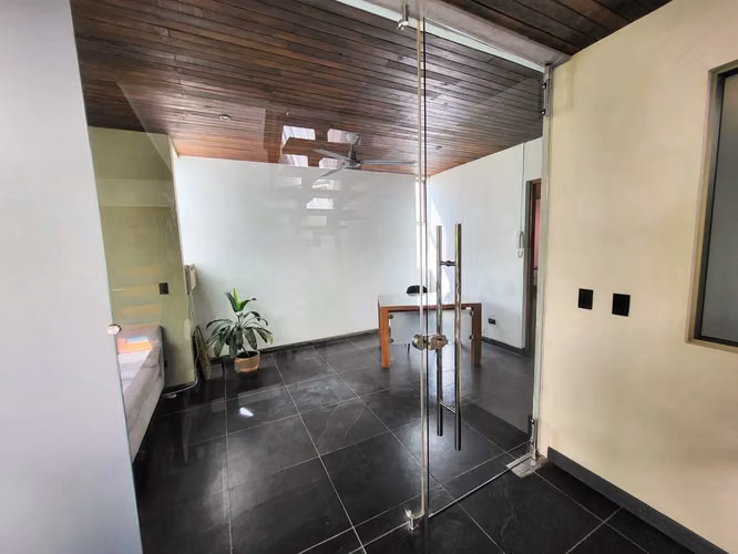 Increíble oportunidad de inversión comercial en una ubicación privilegiada en el centro de Santa Teresa.