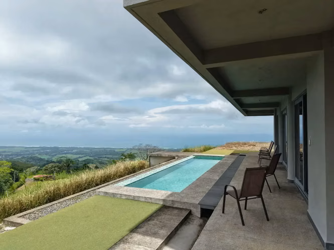 Hermosa Clouds: Finca de lujo en la montaña con impresionantes vistas al mar